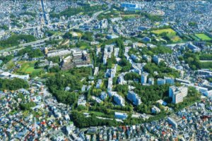 上空から見た横浜国立大学周辺　出典：横浜国立大学